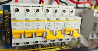 Монтаж УЗО - установка по доступной цене от 369 руб в Конаково от ЭлектроКнк